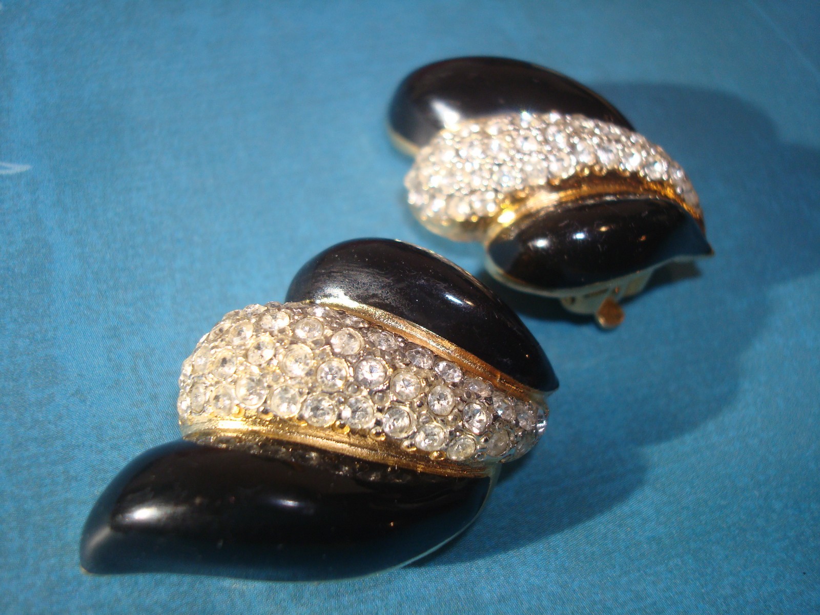 Vtg.St.JOHN LOT (2) EARRINGS OVAL TIGER’s EYE GOLD/T, BLACK ENAMEL RHINESTONES
