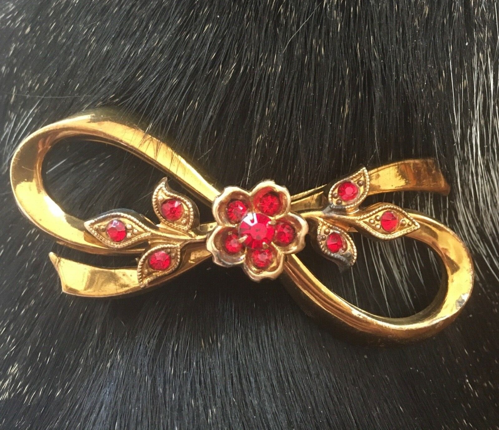 Vintage 1940s Coro Pegasus Floral Bow Brooch Red Crystals Gold Tone Metal Alloy