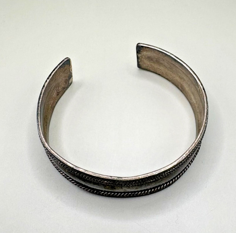 Vintage 925 Sterling Silver Wide Cuff Bracelet Rope Border Design 22.1g Unisex
