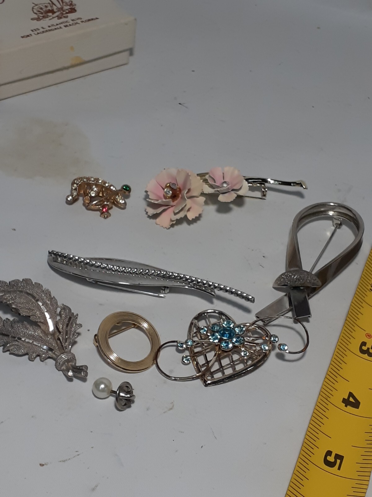 Vintage And Other Unsigned Rhinestone And Metal Brooch Pin 8 Piece Lot