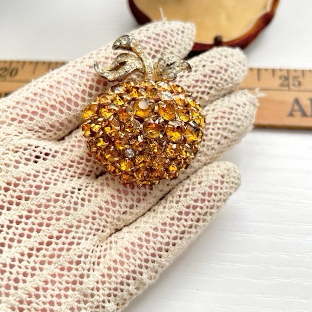 VTG EISENBERG Brooch Amber Clear Color Stone Golden Apple Old Hollywood Jewelry