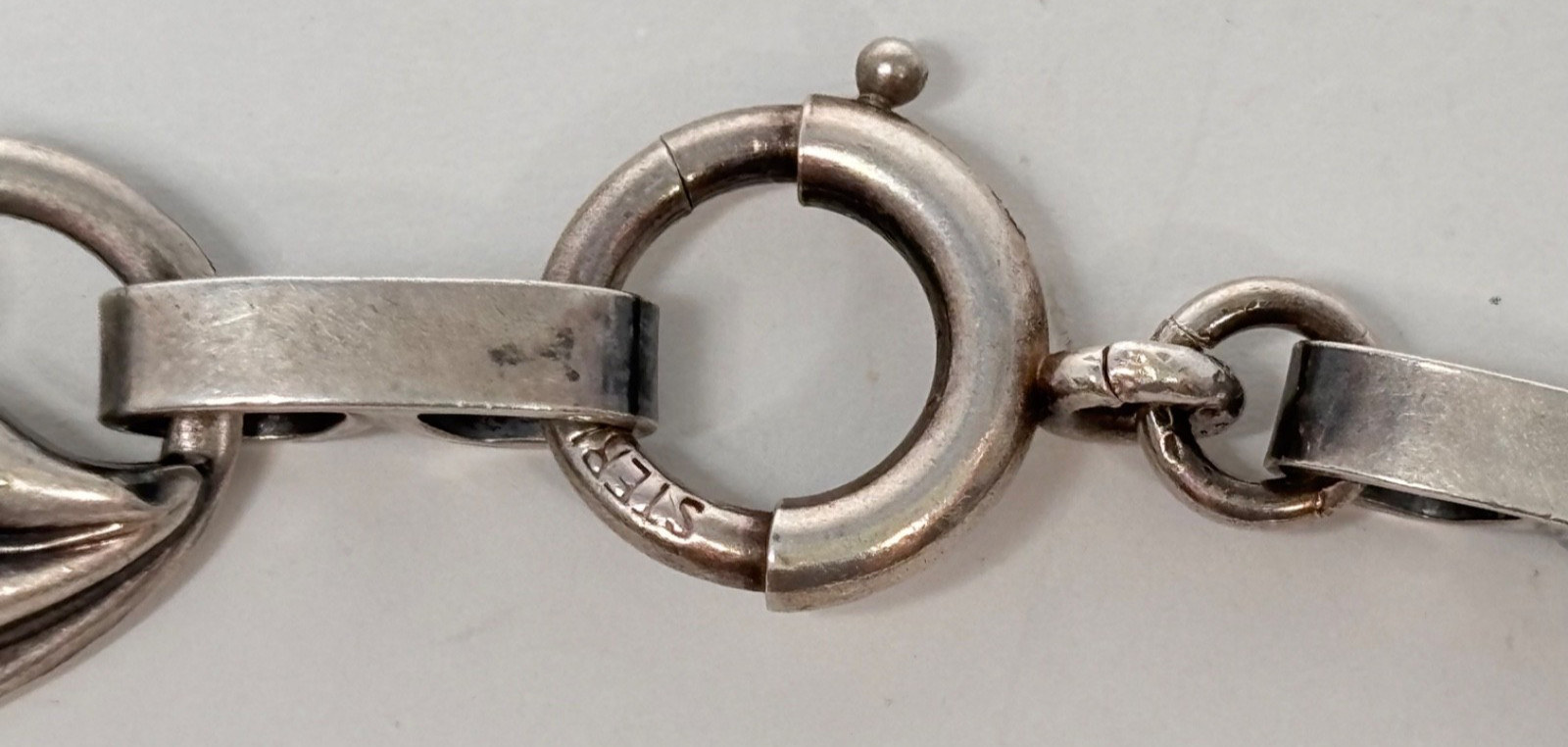 Vintage Danecraft Bracelet Sterling Silver Oval Repoussé Leaf Links 7 Inch MCM