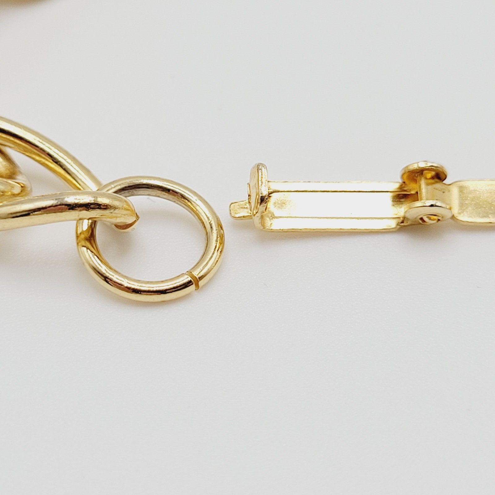 Fancy Oval Link Fancy Curb Shiny Gold Tone Vintage Chain Bracelet 7.25 Inch