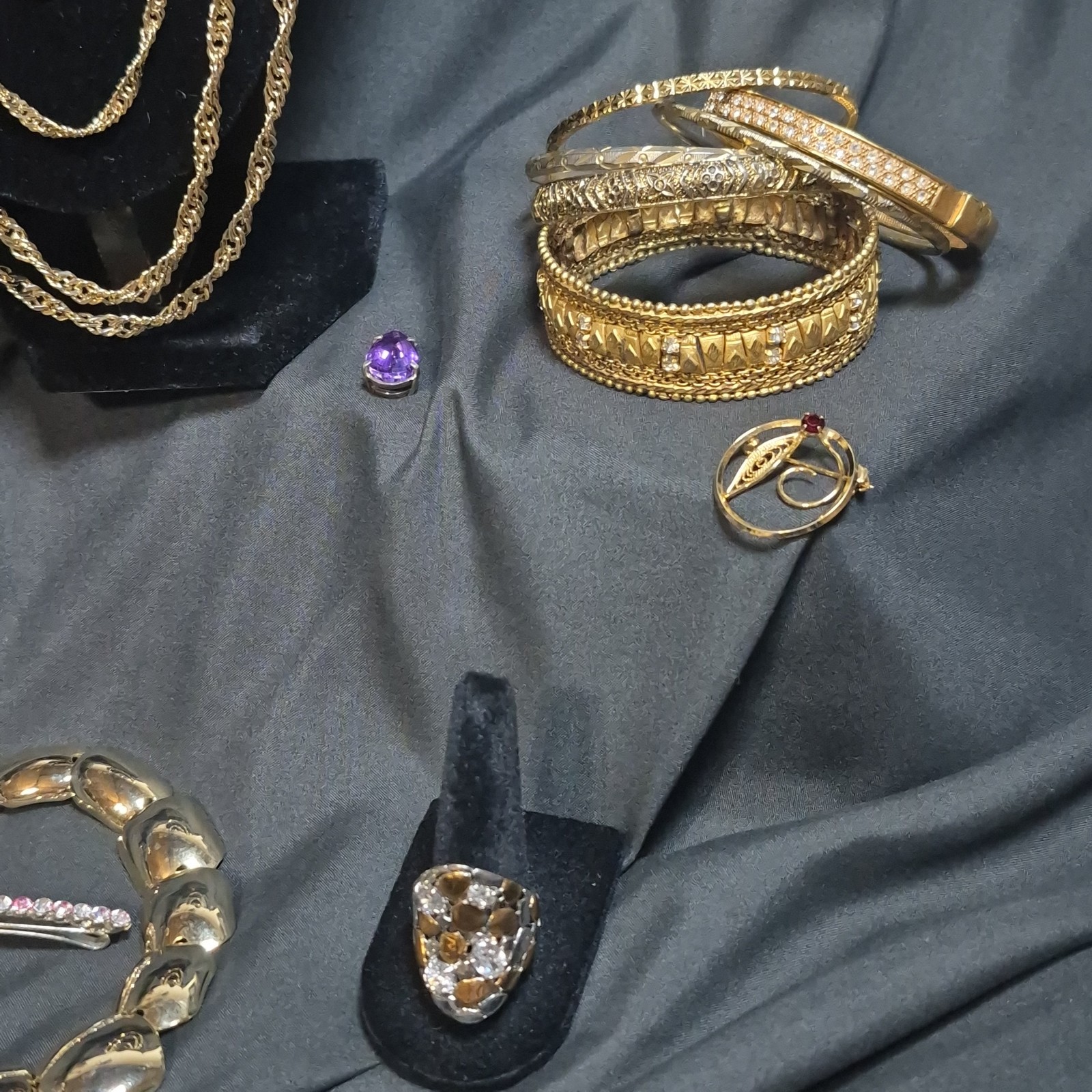 Jewelry Vintage to Modern Costume Mixed Lot Estate Gold Tone