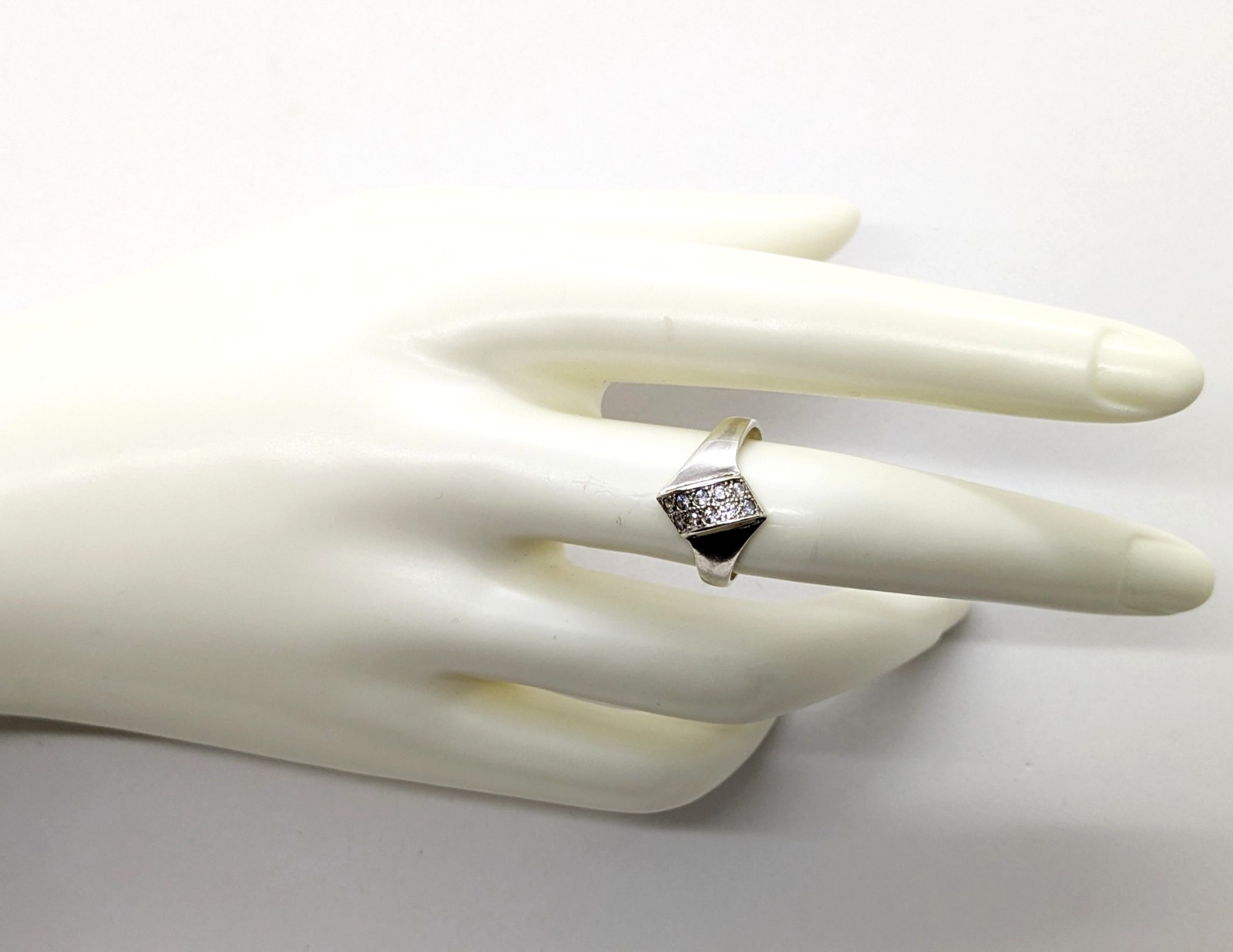 Vintage Elegant RING Silver 925 with Chic Bright Inserts -size: 8US (18mm) | #47