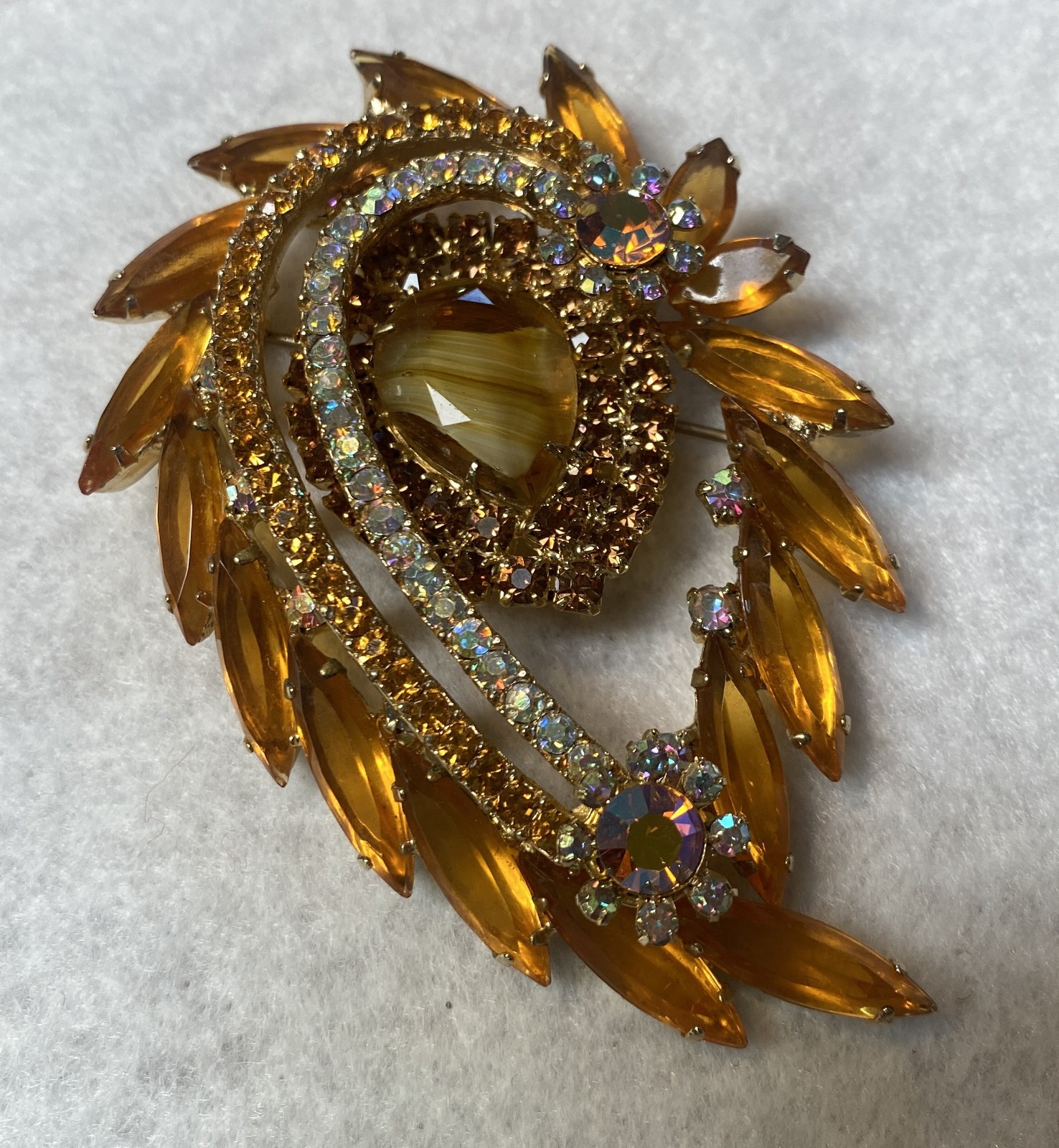 Large Vintage Possible Juliana D&E Brooch & Earrings –Excellent Condition!