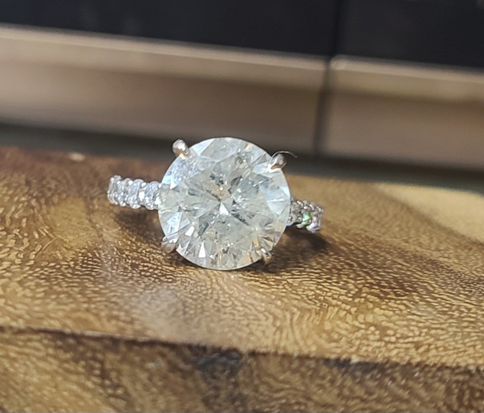 Vintage Platinum Engagement Ring 9.65CT. Natural Diamond Round Shape AGI Cert