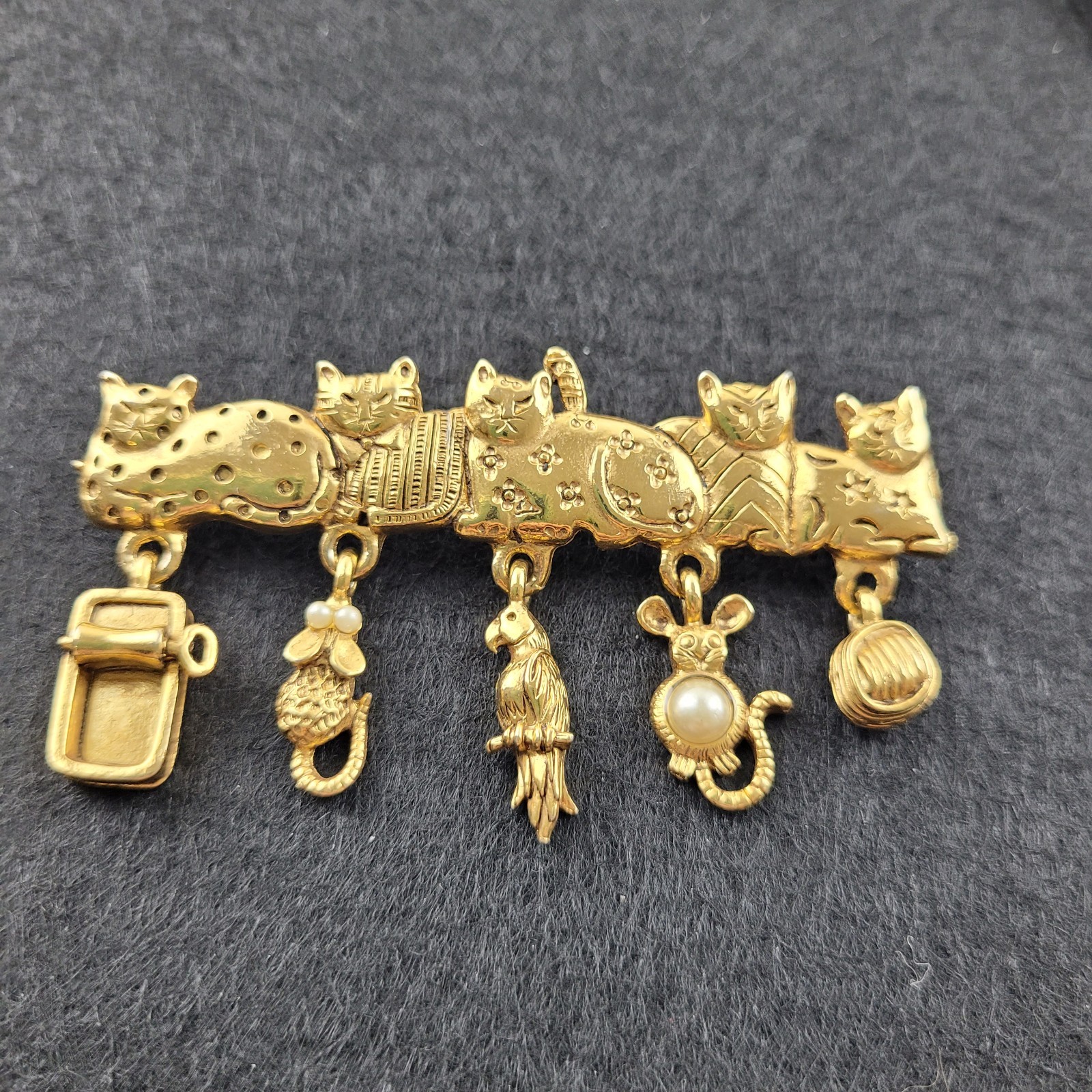 Vintage Gold Tone Cat Brooch Multiple Cats Dangle Charms Signed Danecraft