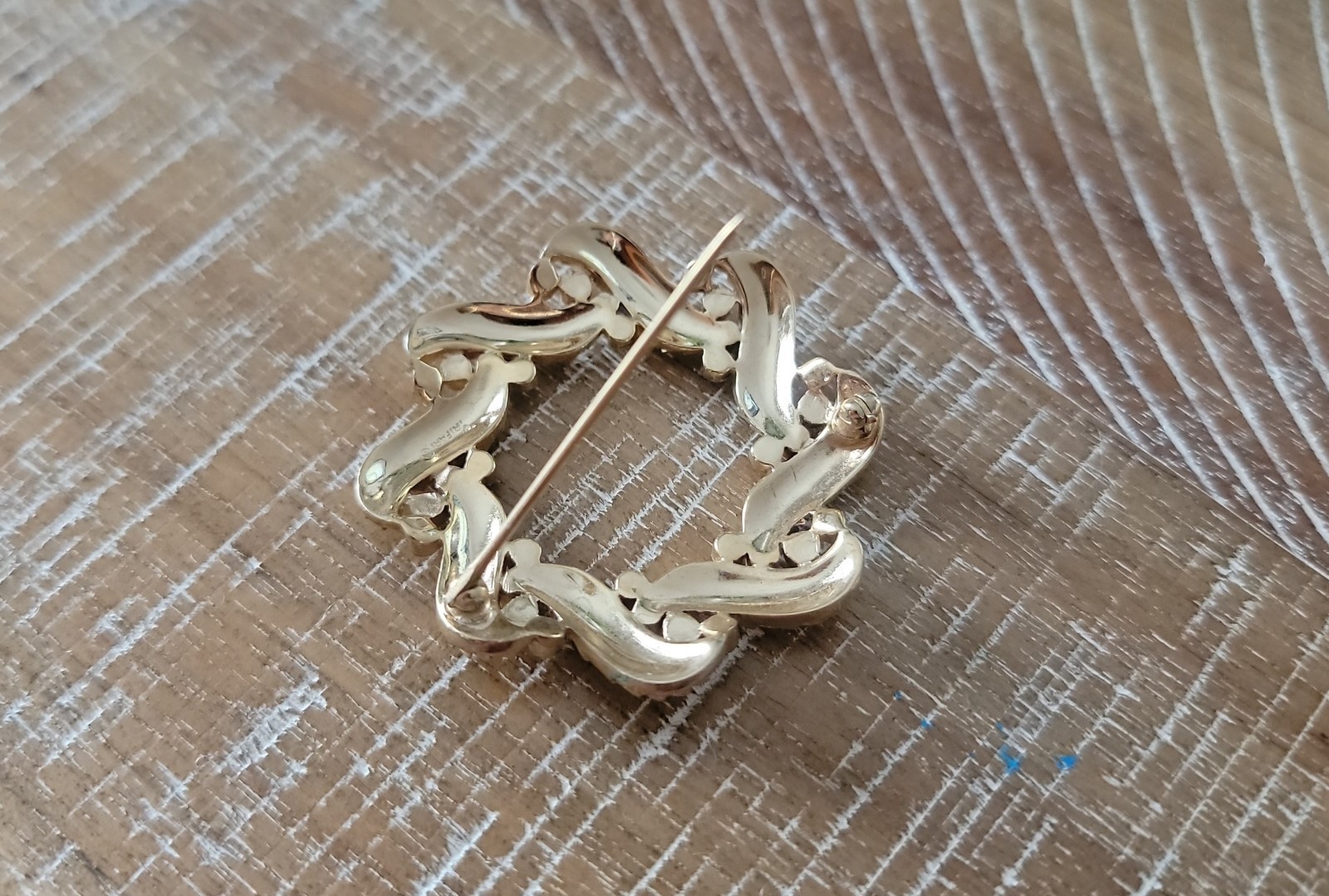 Crown Trifari Dragon Skin Crystal Circle Pin