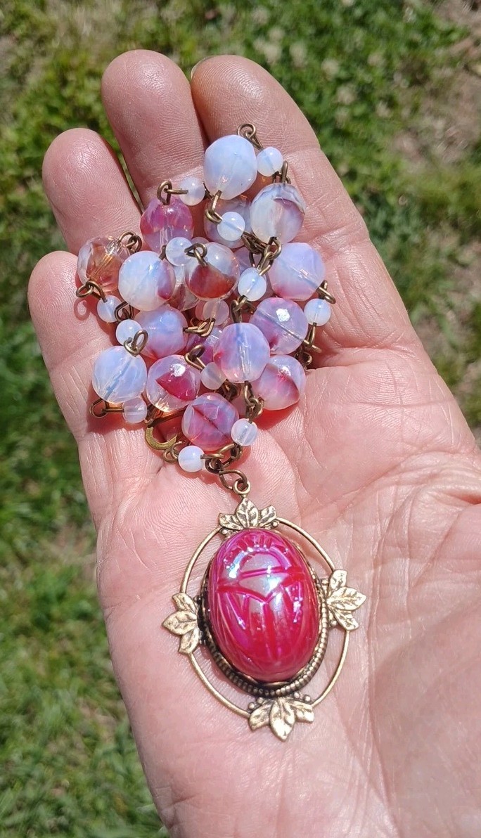 SALE VINTAGE EGYPTIAN SCARAB PENDANT VTG FUCHSIA GIVRE GLASS NECKLACE SET OOAK