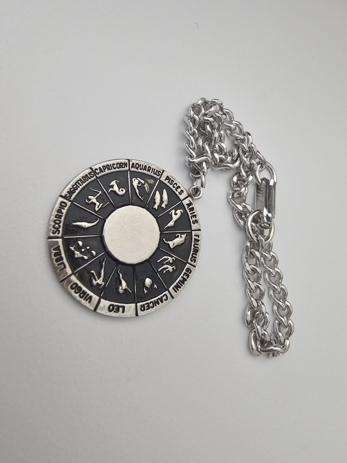 Vintage ZODIAC WHEEL ALL 12 SIGNS Silvertone Charm 7″ Bracelet Horoscope