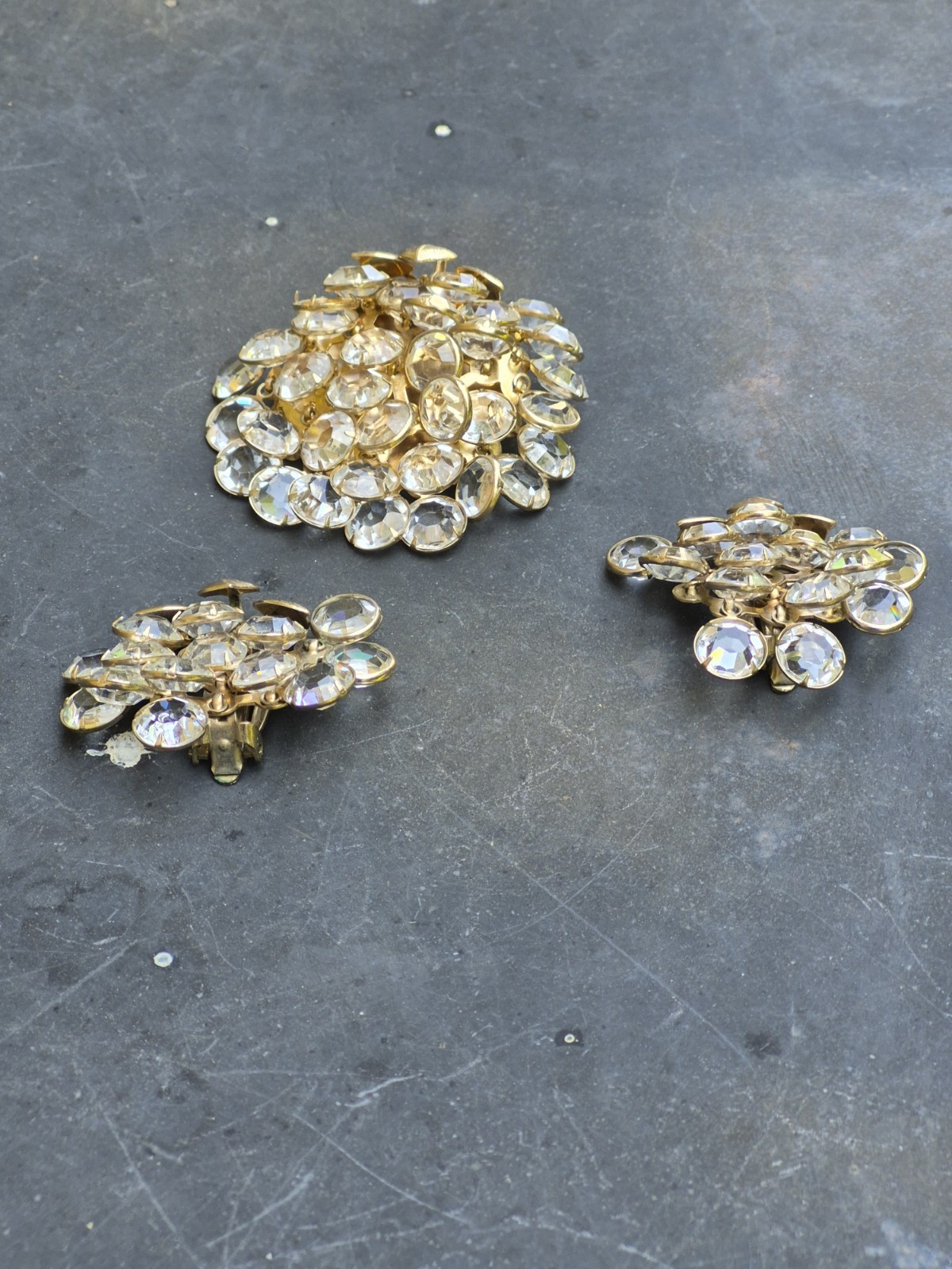 Vtg Estate Crystal Rhinestone Bezel Bedazzle Cluster Brooch Earrings Clip-On Set