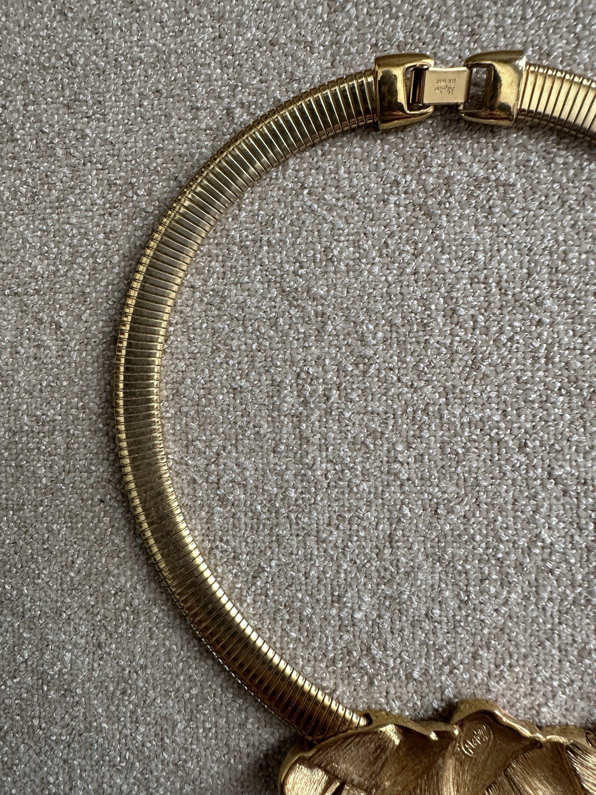 Vintage Napier Gold Tone Snake Chain Choker With A Pink/Beige Enamel Pendant 16”