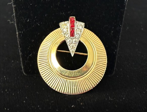 VTG Signed BOUCHER Gold Plated RED CLEAR CRYSTAL Ribbed CIRCLE Pin Brooch #3006