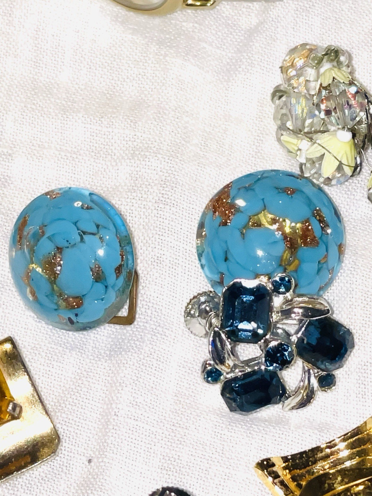 LARGE VINTAGE JEWELRY LOT CROWN TRIFARI GIVENCHY ELGIN HOBE ST JOHN LISNER MORE!