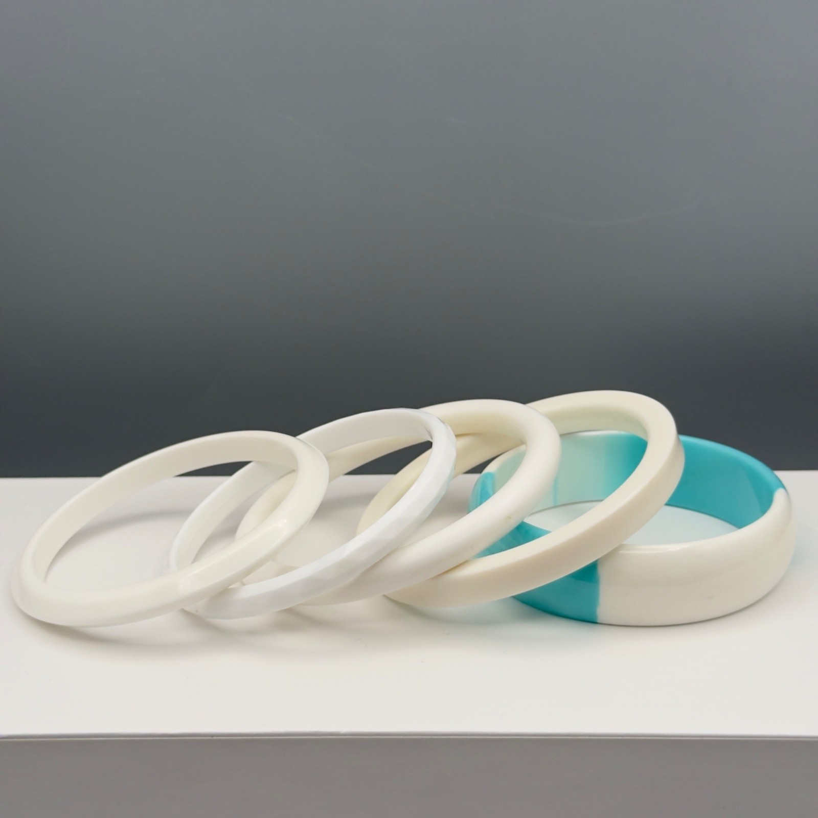 Retro White Blue Lucite Bangle Bracelets Stackable Spring Set Of 5 Mixed