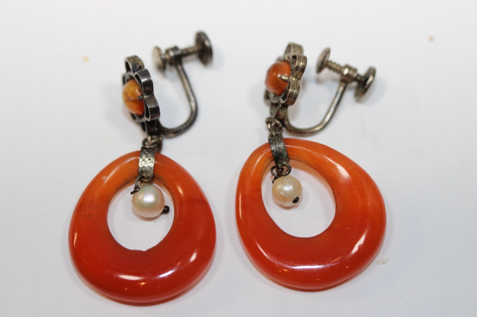 vintage carnelian oval circle dangle center pearl screwback earrings #0101