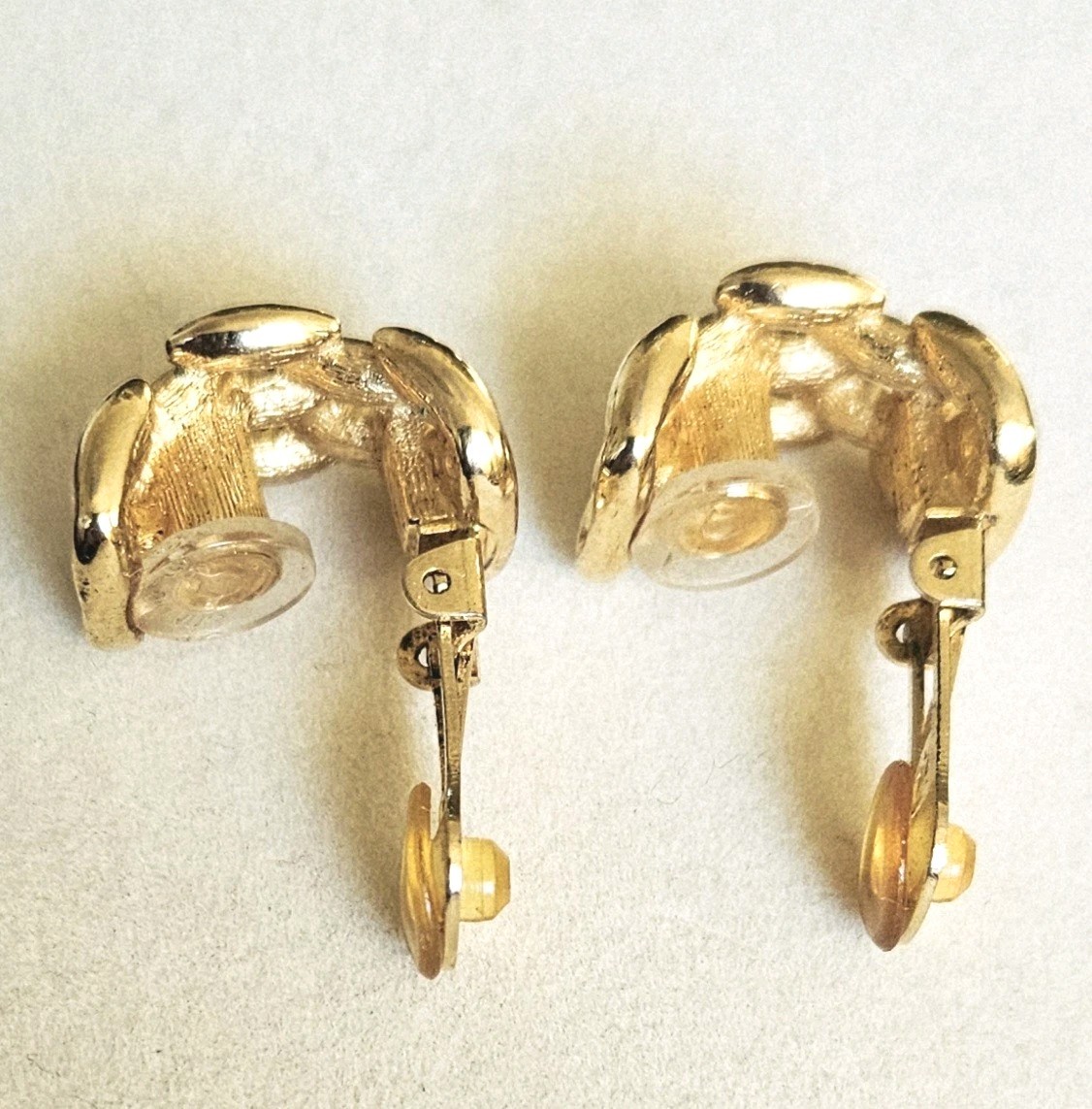 VTG Christian Dior Earrings Gold Plated Chain Basket Weave Half Hoop ClipOn .75″