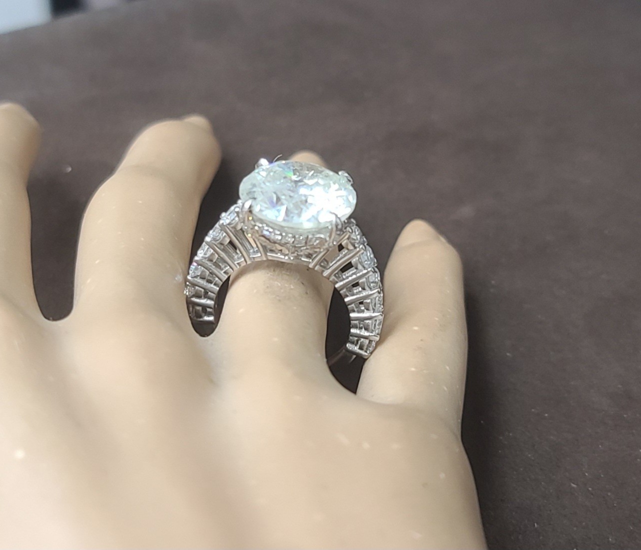 Vintage Platinum Engagement Ring 9.65CT. Natural Diamond Round Shape AGI Cert