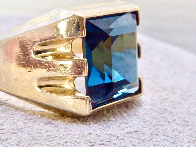 SIGNED V C VINTAGE 10K YELLOW GOLD FILLED NEW OLD STOCK 70’S SIZE 11 BLUE RING