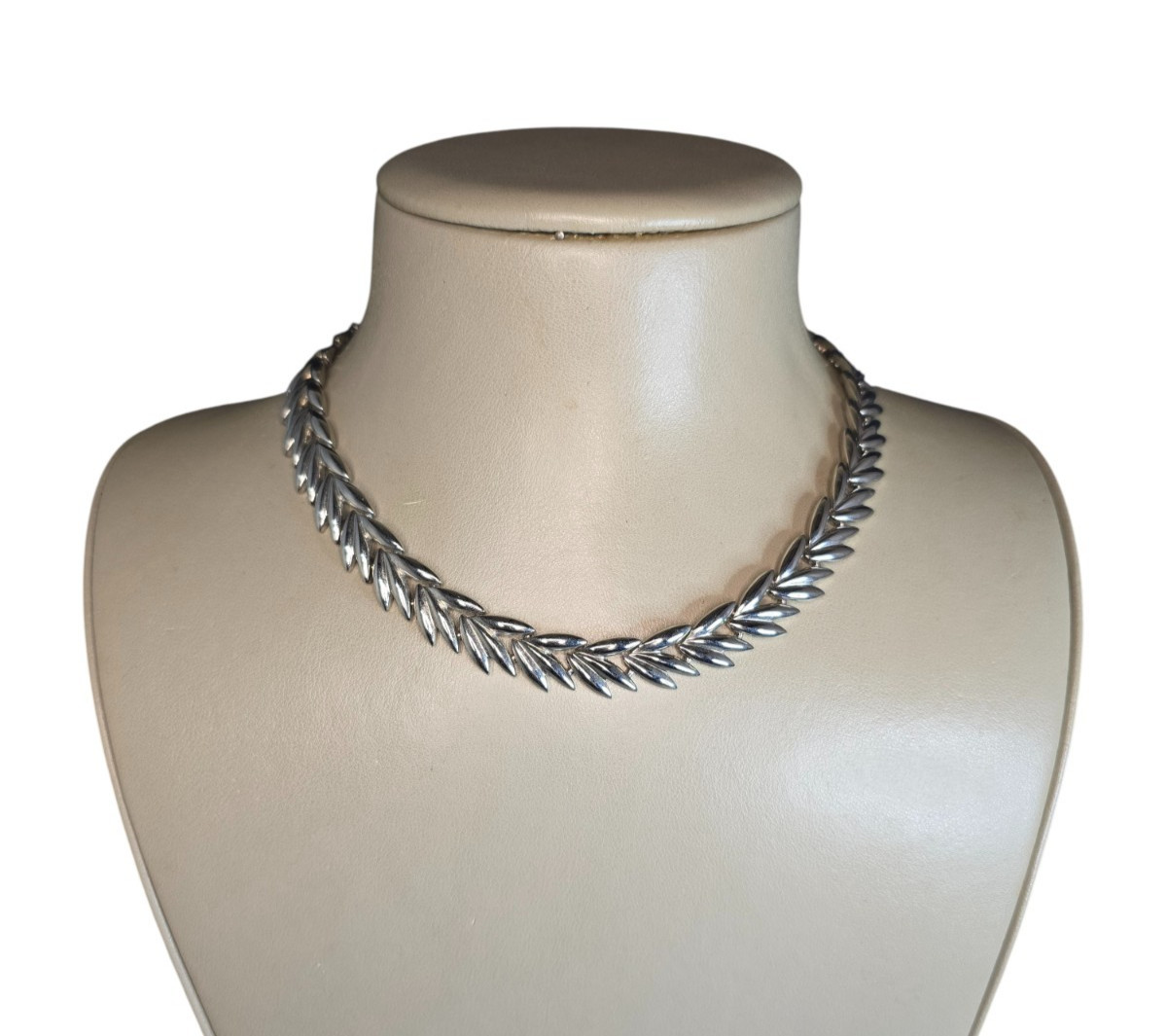 Vintage Silver Plated Women’s Short Necklace