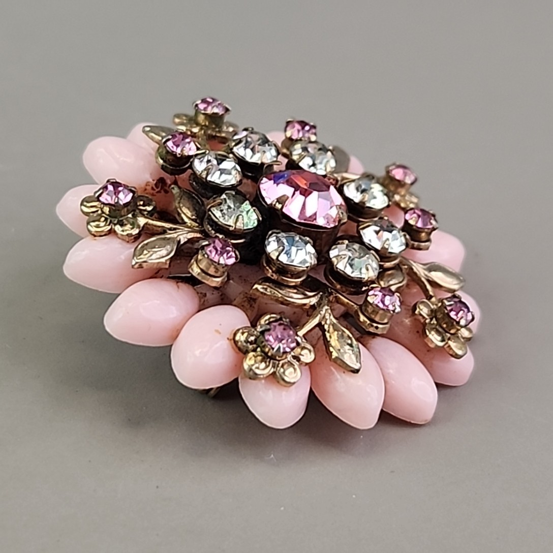 Vintage Flower Brooch Pink Acrylic Rhinestone Gold Tone Layers 1.5″