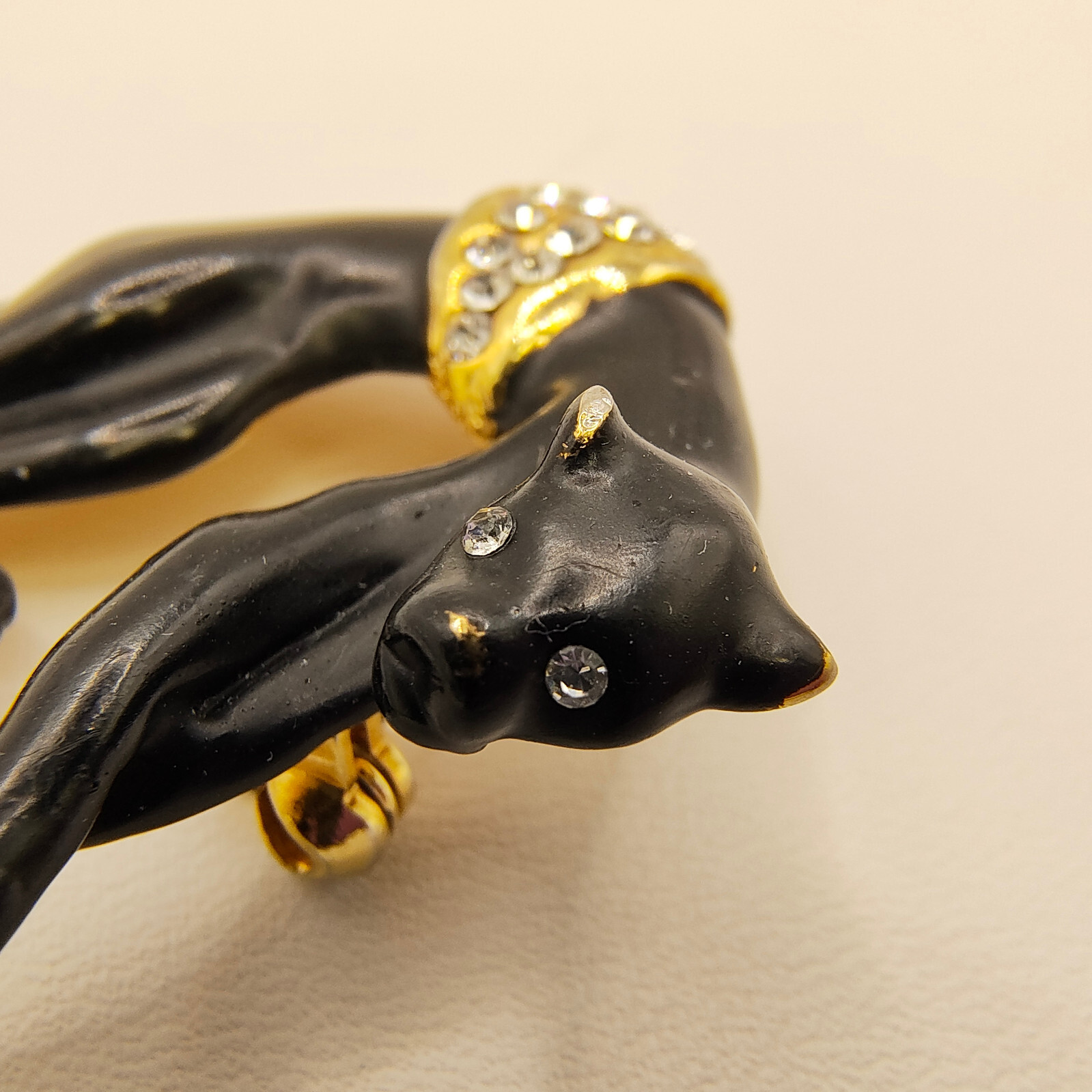 Vintage Black Panther Brooch Pin Enamel Gold Tone White Rhinestone Puma Jaguar