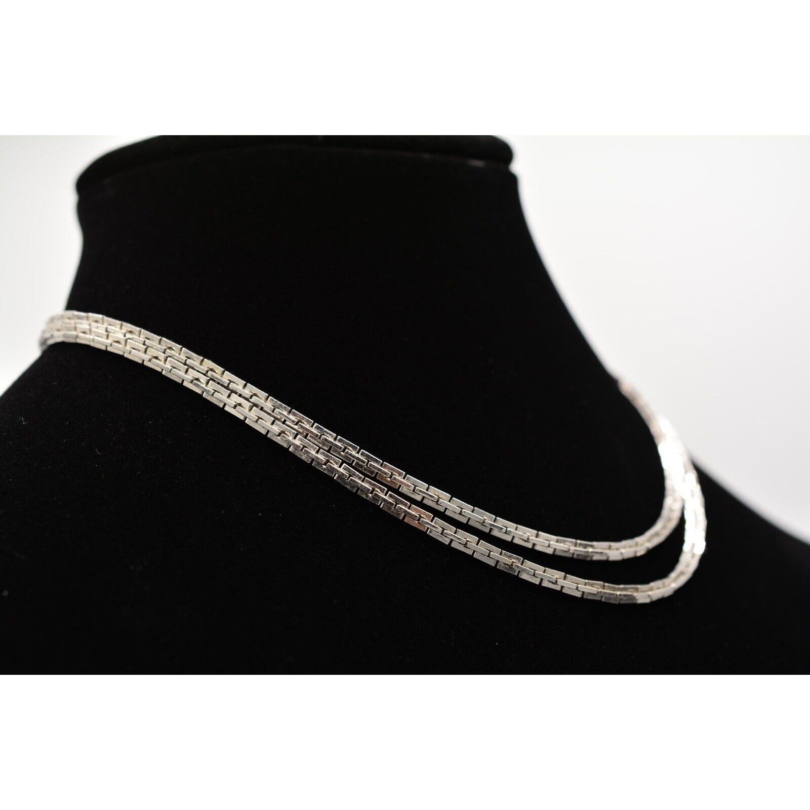 Vintage Chain Necklace Collar Boxed Double Layered Silver Tone Shiny 1980s 9J