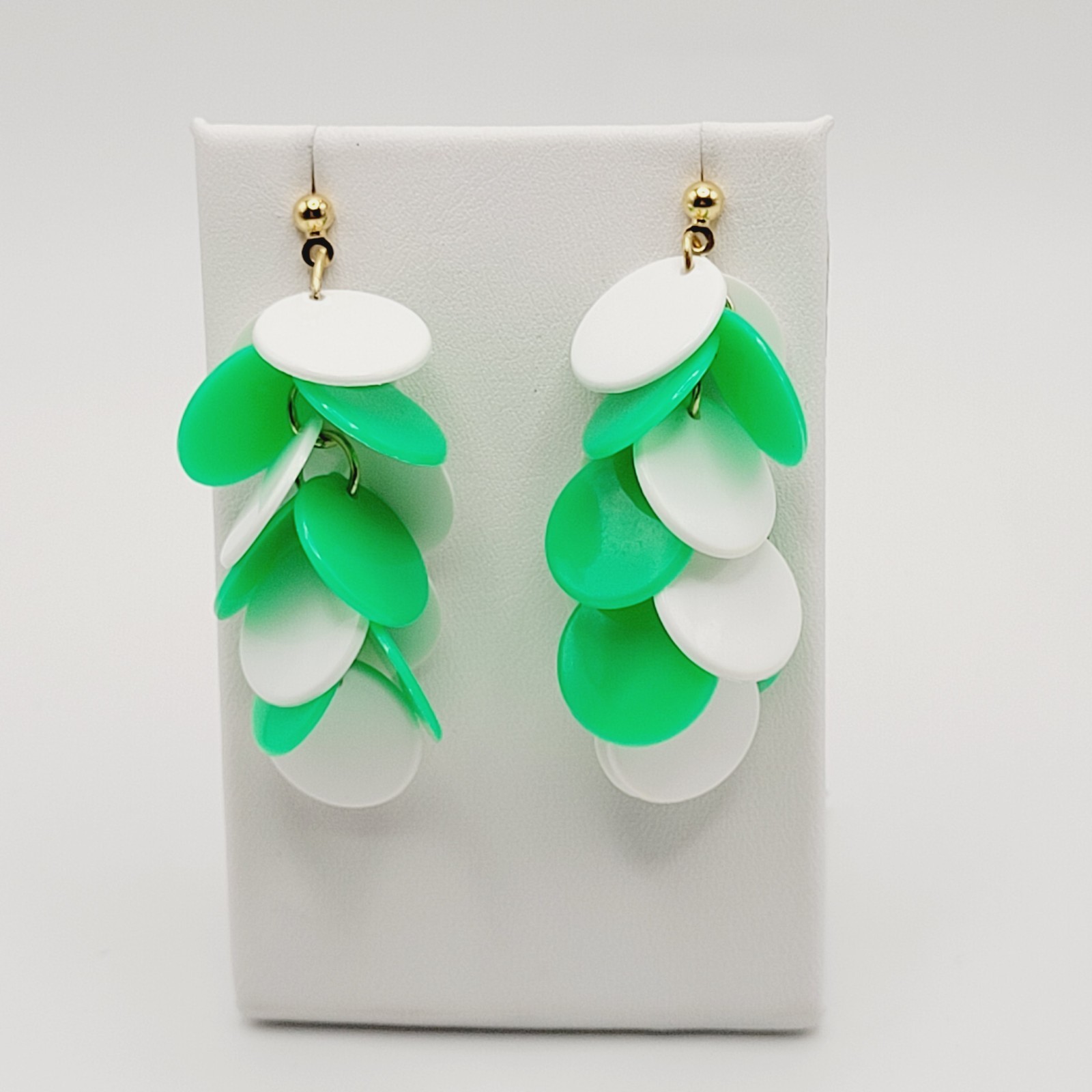 Green and White Multiple Plastic Disc Wiggly Dangle Vintage 80s Pierced Earrings