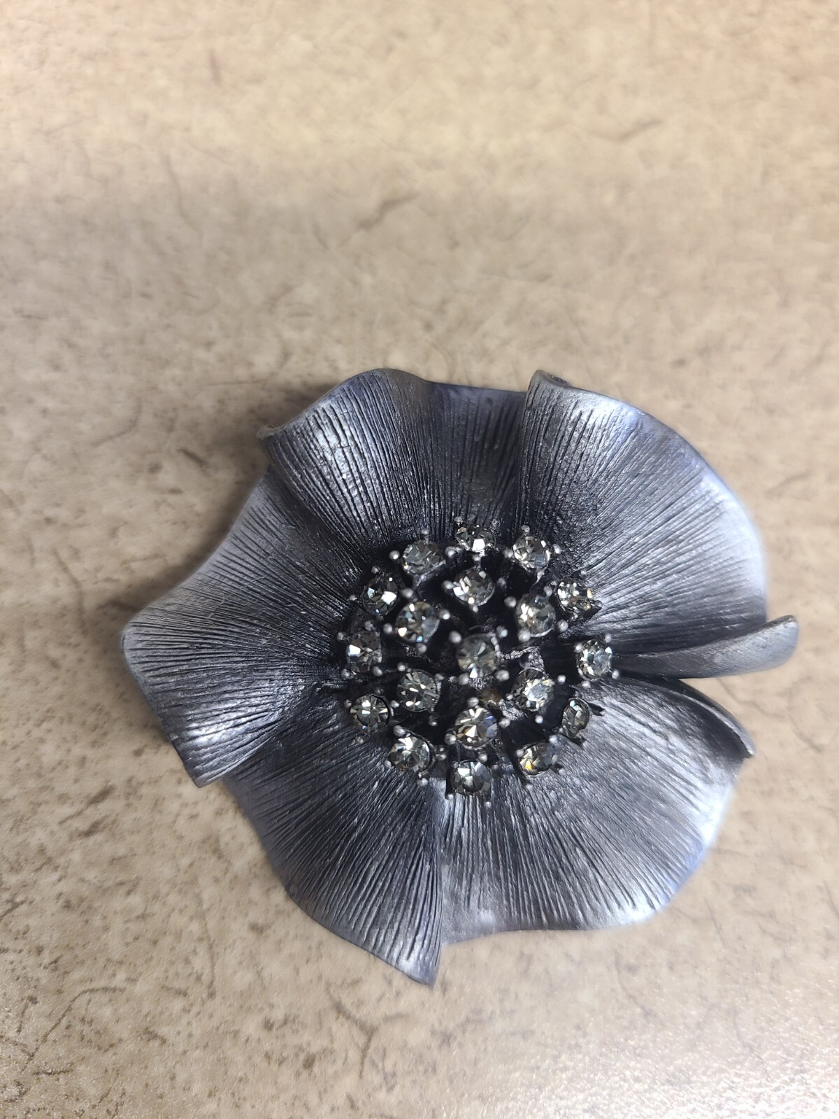 Dark Grey Metal Flower Brooch/Pendant