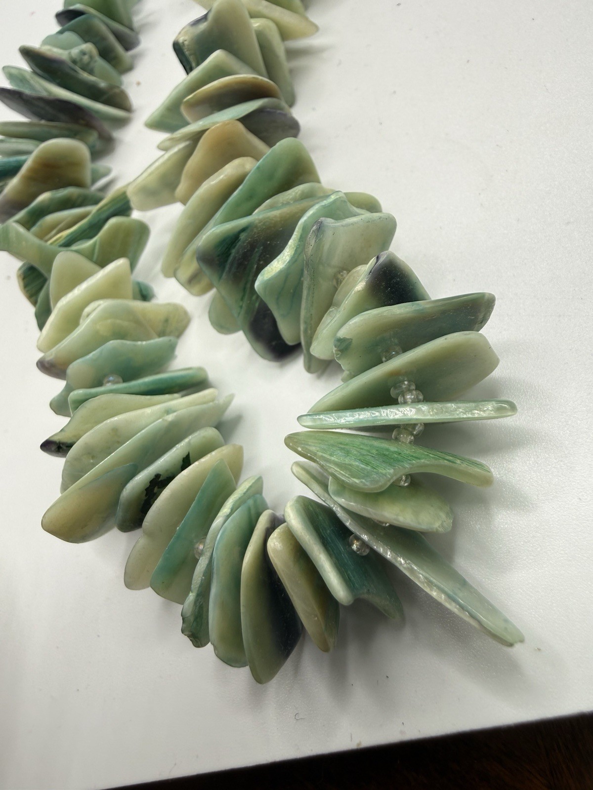 VTG Green Shell Chip Necklace Boho Beach Tropical Statement