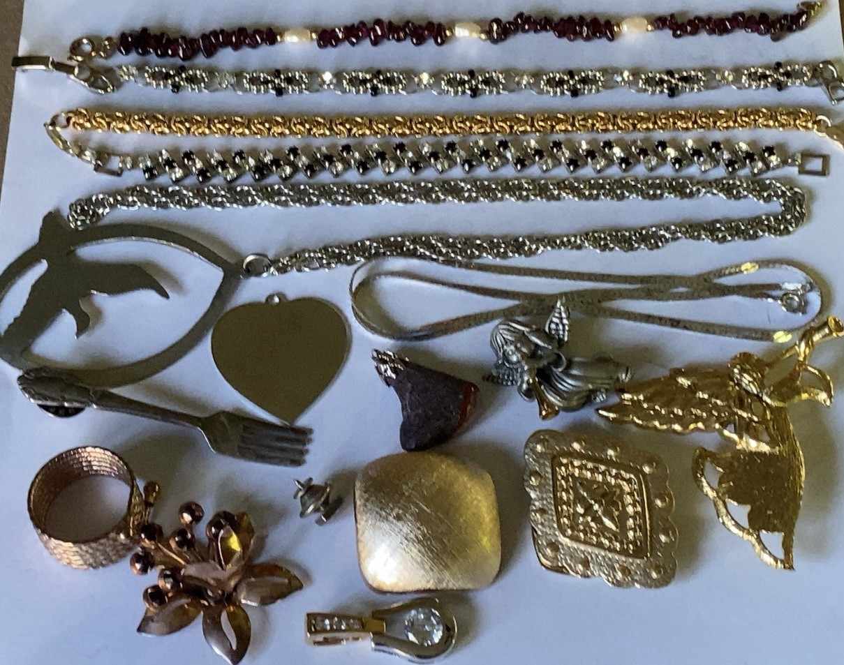 Vintage Jewelry Lot ~ Wearable ~ 16 Items ~ Bracelets Chain Brooch Pin Ring Clip