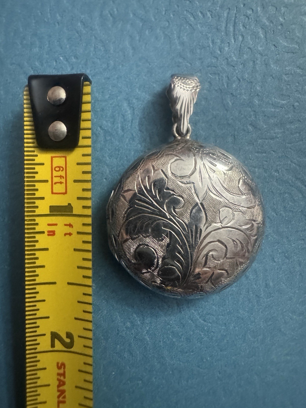 Antique Thailand .925 Sterling Silver Engraved Floral Photo Locket Pendant