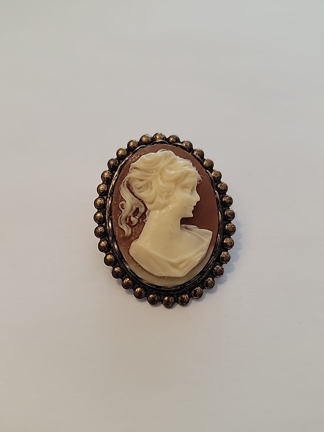 Vintage Cameo Brooch Pin