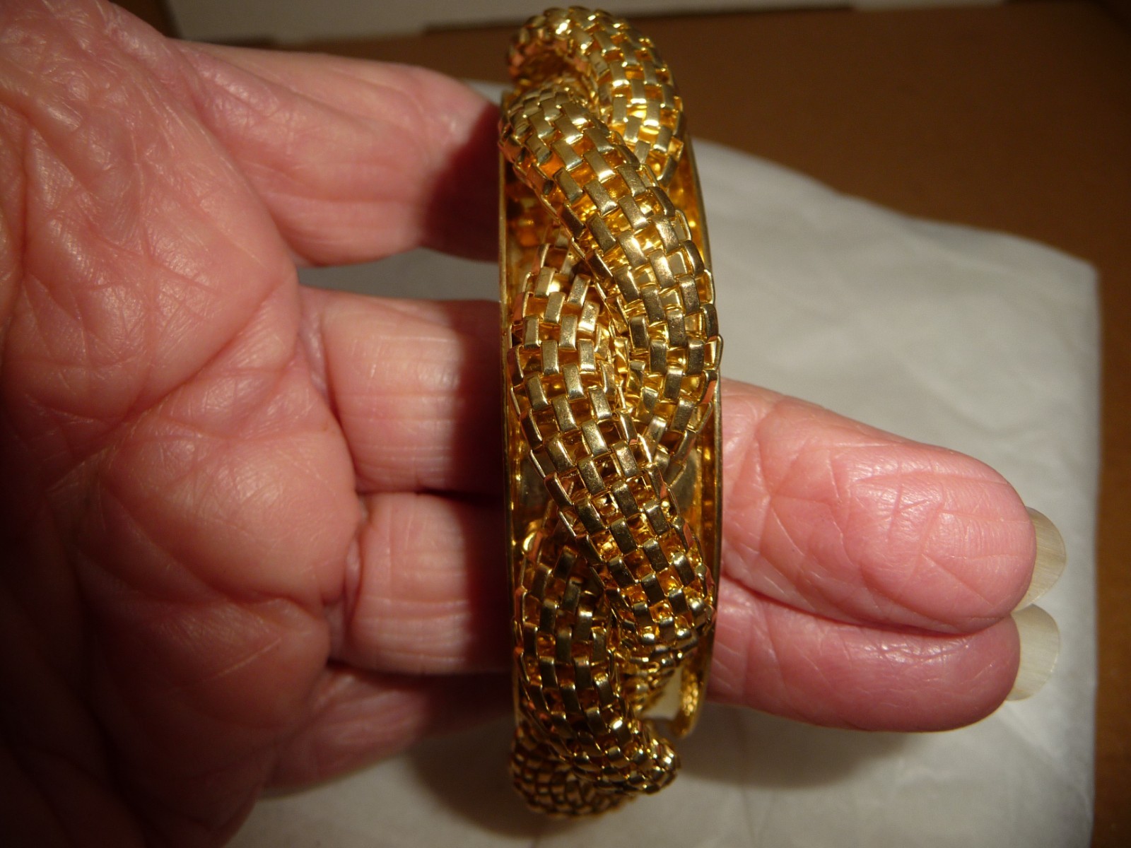 1/2” W GOLD TONE METAL MESS BANGLE BRACELET #5/25