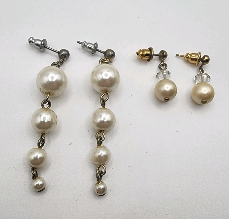 Lot Of 2 Vintage Faux Pearl Gold Tone Dangle Earrings 4 Bead Women’s Jewelry Old