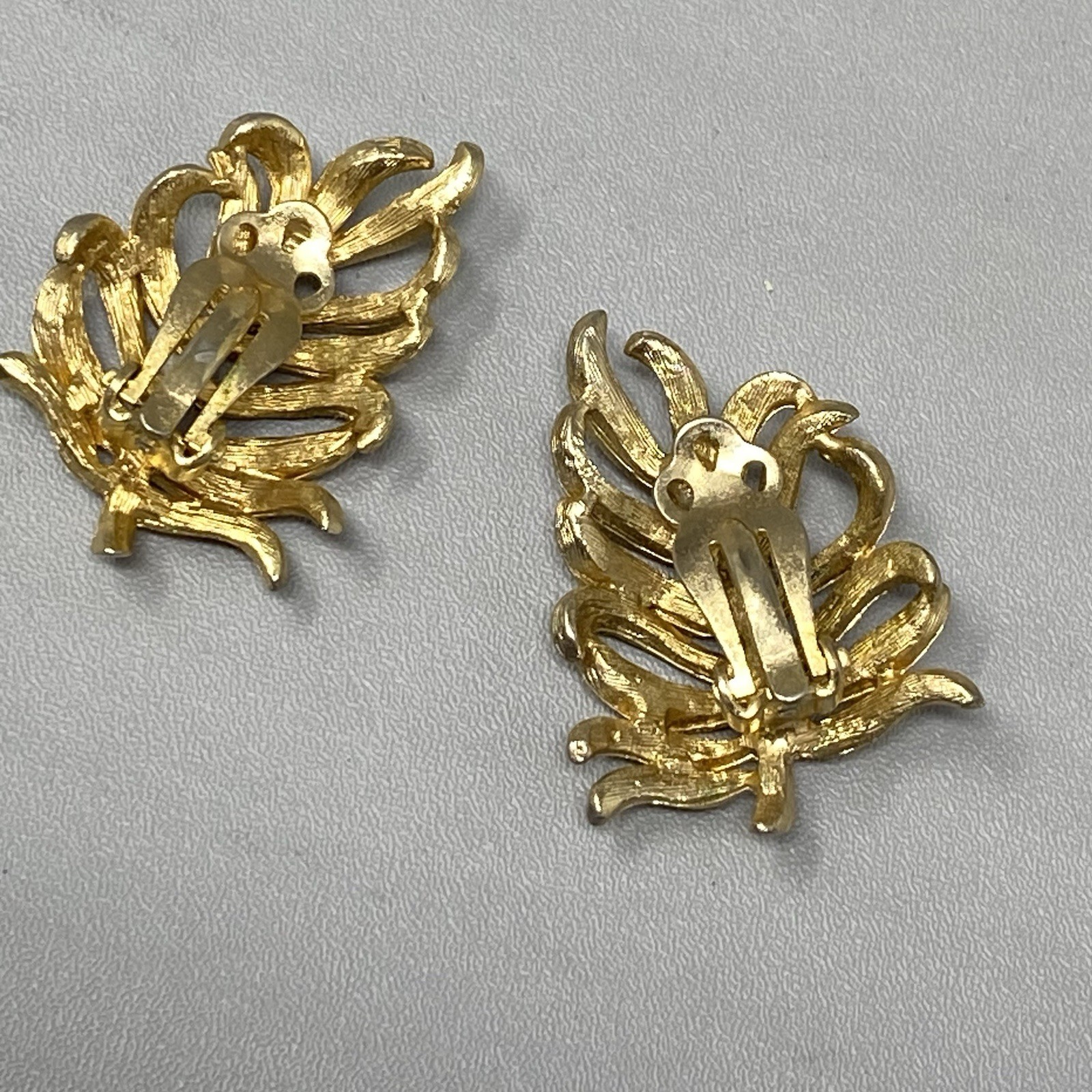 Brushed Gold Tone Leaf Earrings Textured Clip On Plant Nature Stud Dangle 1″