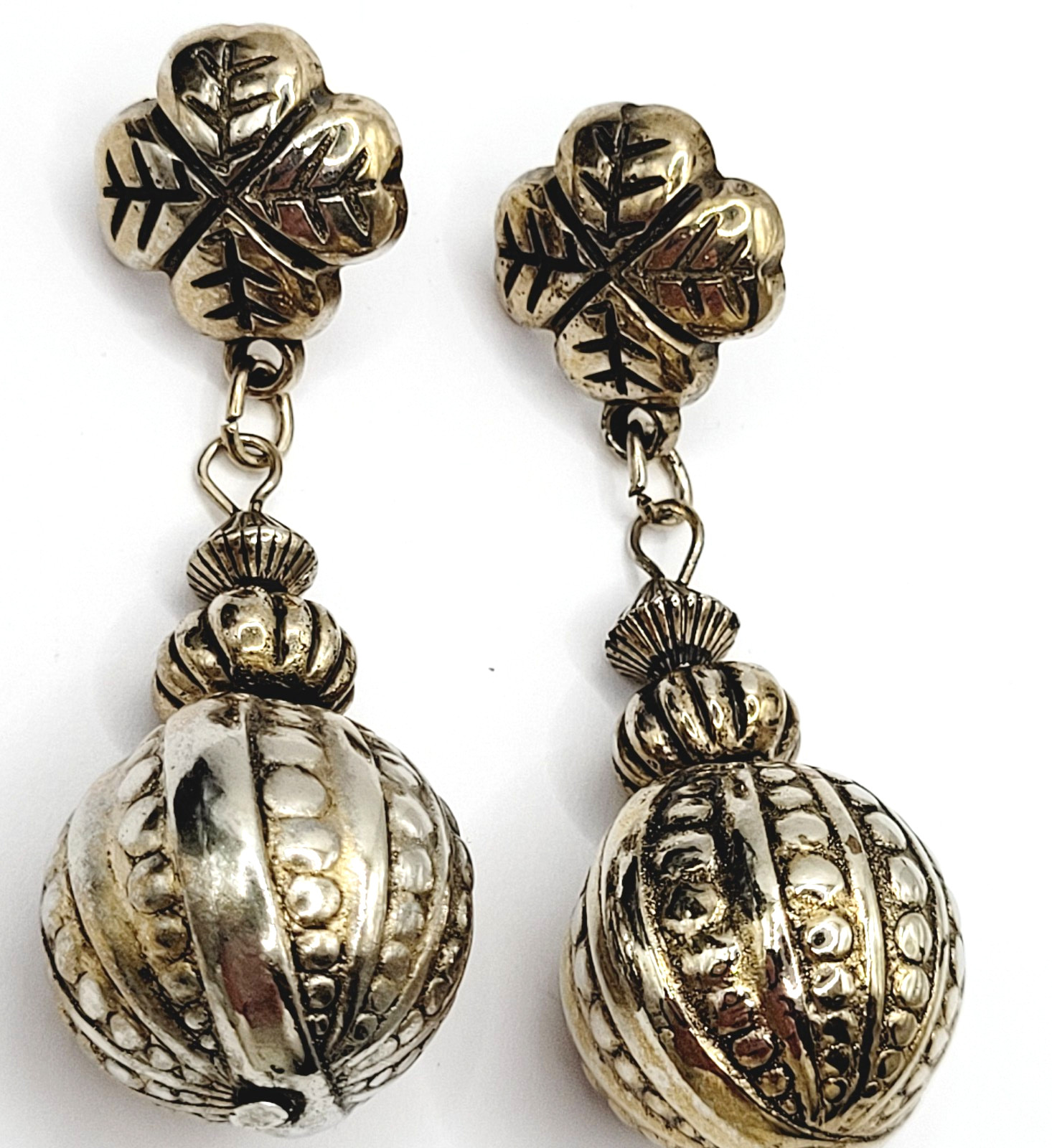 Four Leaf Clover Ornament Ball Drop Dangle Silver Tone Vintage Pierced Earrings
