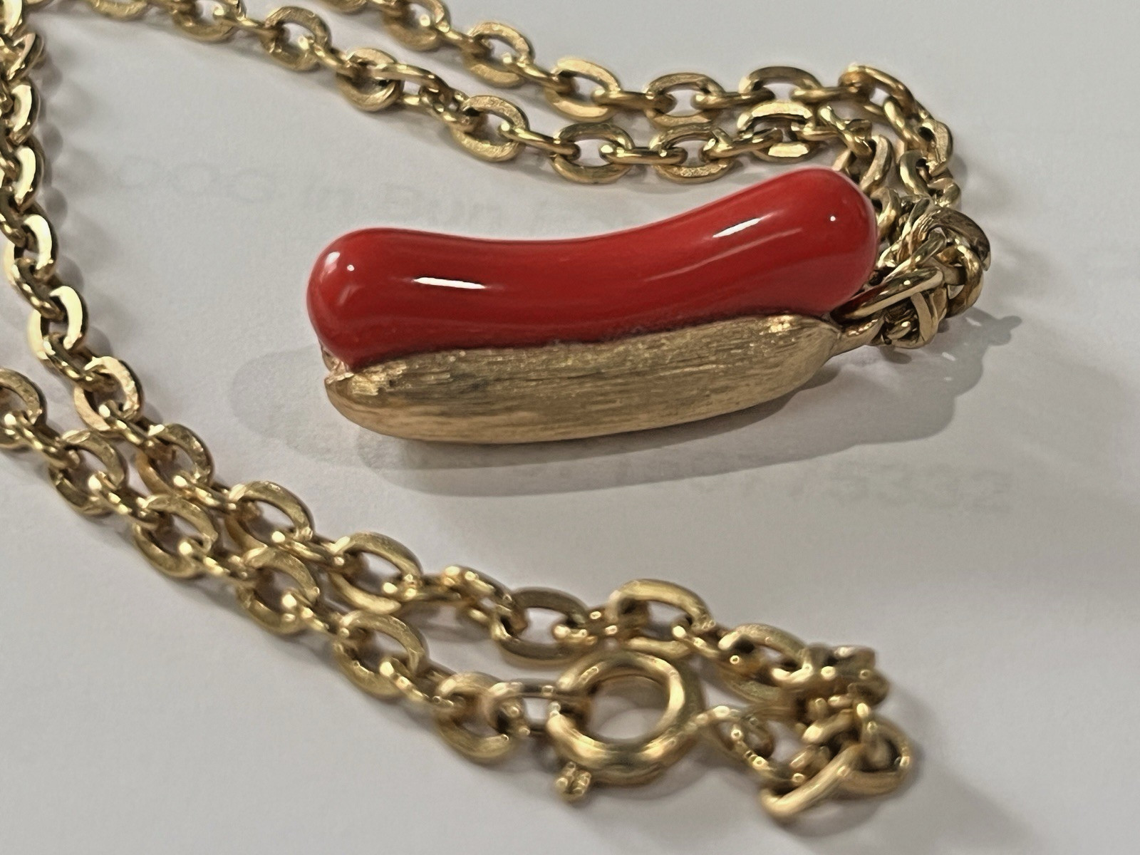 Vintage AVON 1975 ‘Put On The DOG’ HOT DOG in Bun Pendant Charm Chain Necklace