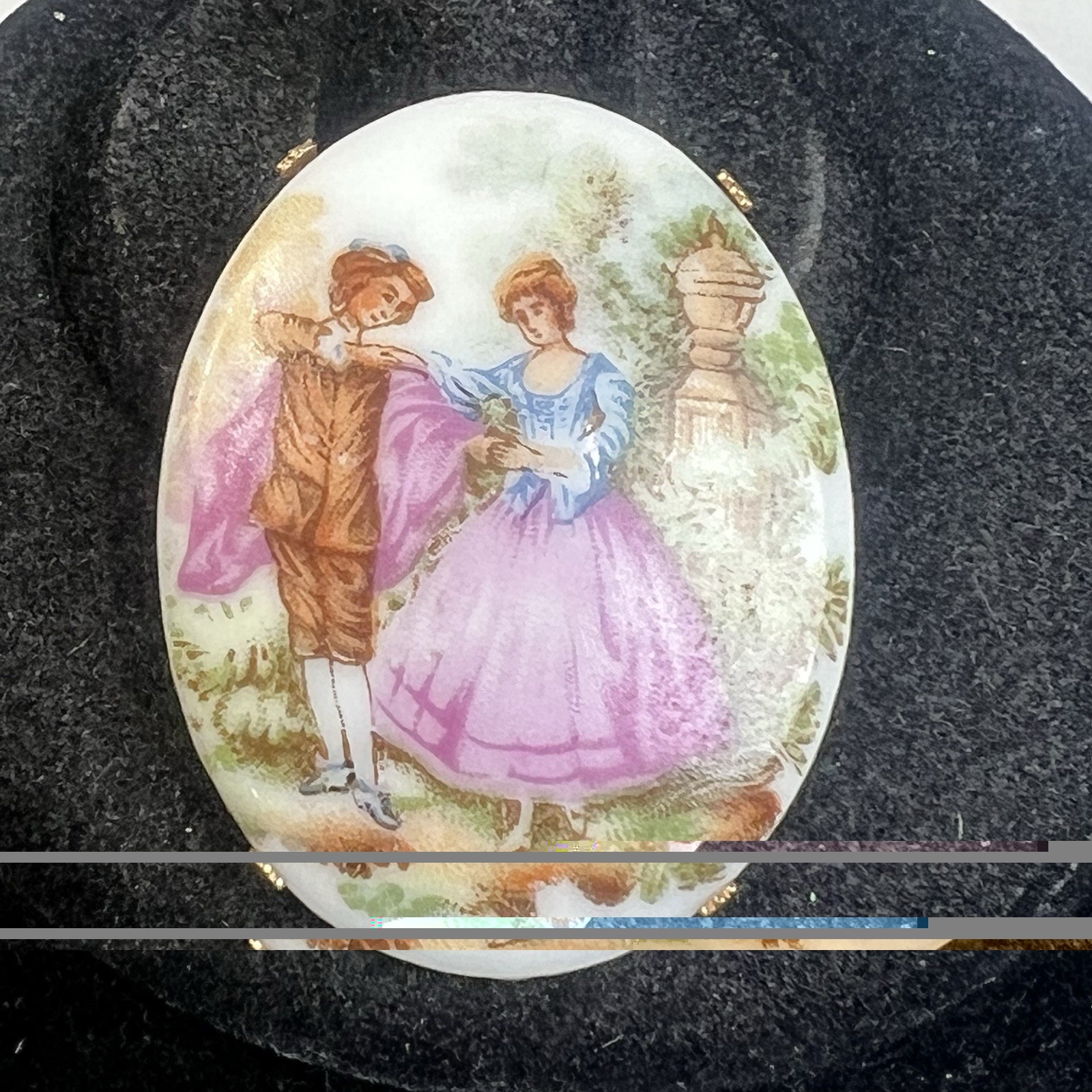 Vintage Porcelain Cameo Romantic Courting Couple Gold Tone Brooch Pin