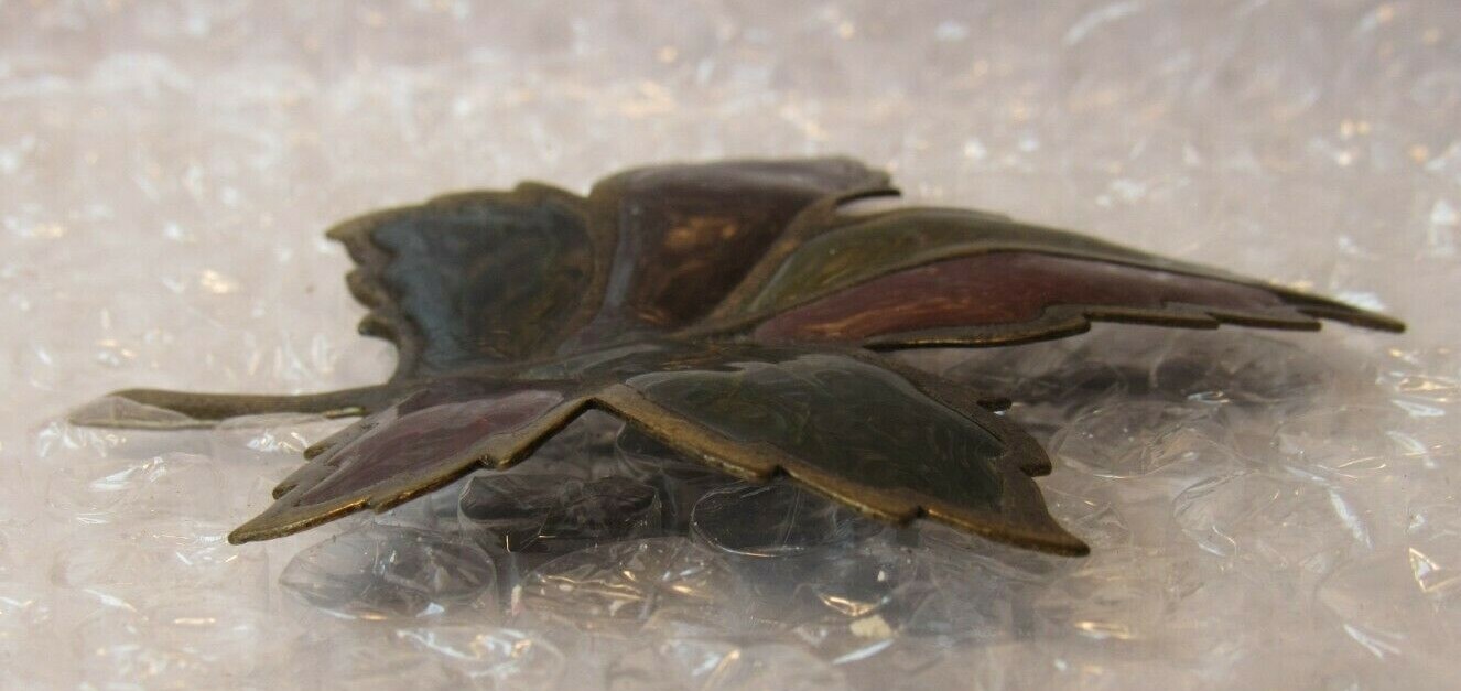 VINTAGE BRONZE COLOR METAL GREEN RED GOLD LARGE LEAF BROOCH PIN 3″ AUTUMN