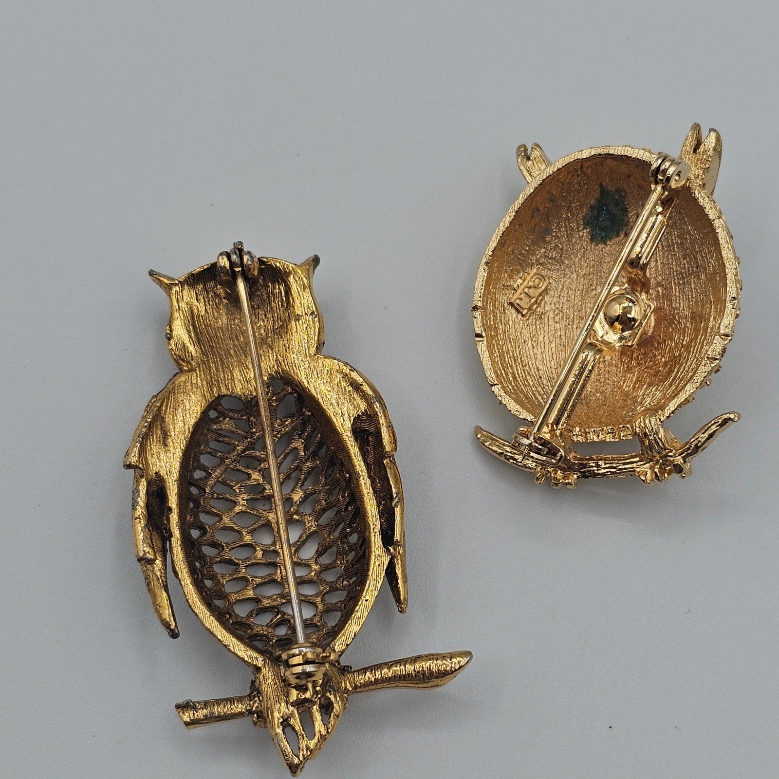 2pc Vtg Owl Brooches Gold Tone Rhinestone Figural Animal Nature Wise Forest Pins
