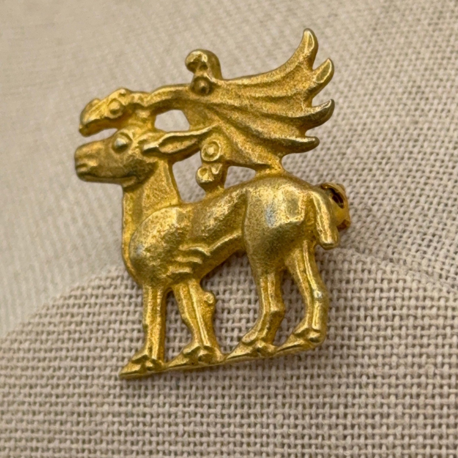 Vtg Unbranded Scythian Art Gold Ancient Inspired Mythological Animal Pin Brooch
