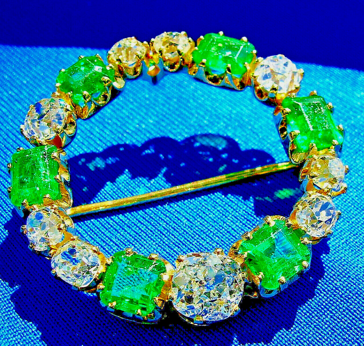 Original EARTH MINED DIAMOND EMERALD BROOCH Circle Deco Antique SOLID 18K GOLD