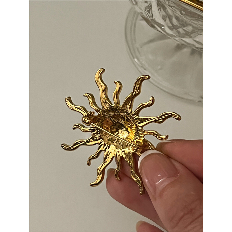 Vintage Enamel Flower Brooch Women Men Jewelry Gift Collar Decor Badge Corsage