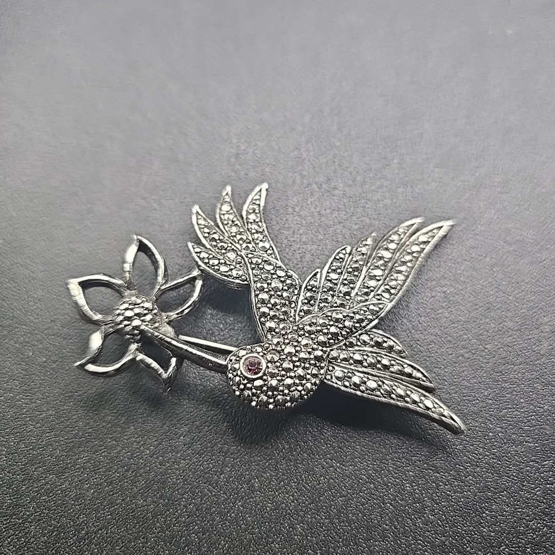 Avon Hummingbird Brooch Silvertone Metal Pin Marcasites Vtg 2.5″ Bird
