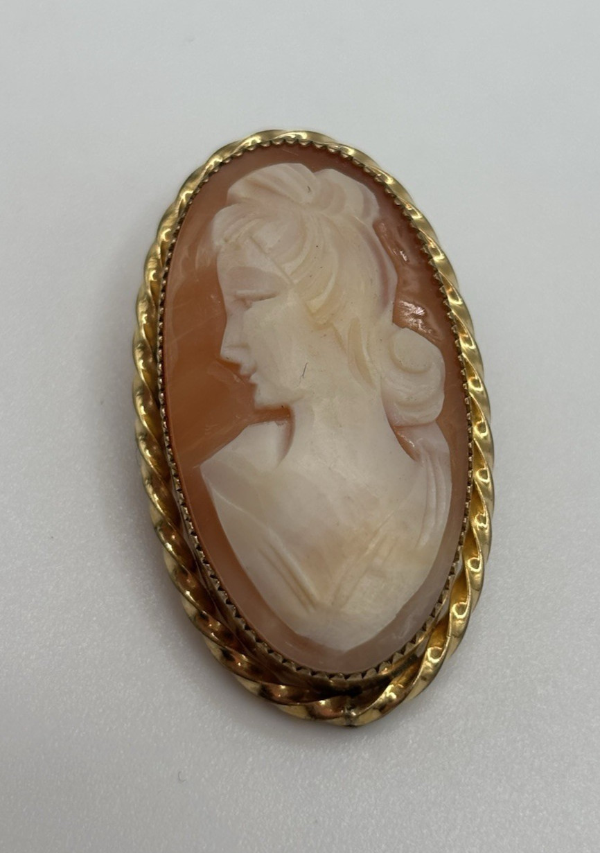 Vintage 12Kt Gold Filled Left Facing Oval Cameo Portrait Pendant / Brooch Pin