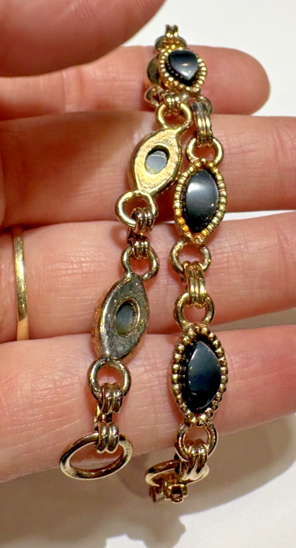 Vintage Scarab Link Style dark grey plastic marquise cab gold tone 7″ Bracelet