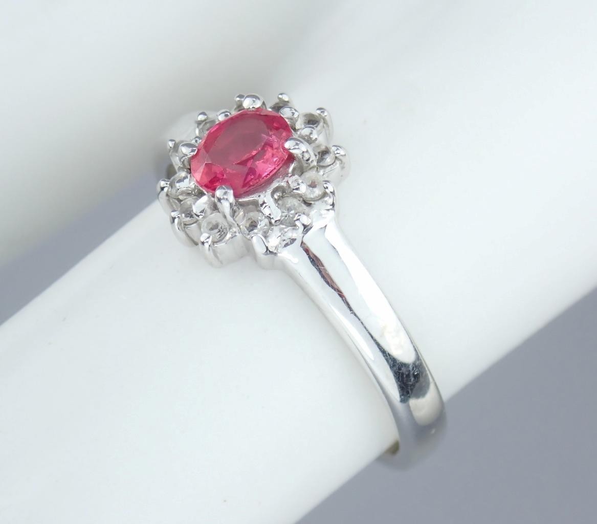 Beautiful Vintage Estate Solid 9K White Gold Red Spinel Floral Ring Size 7