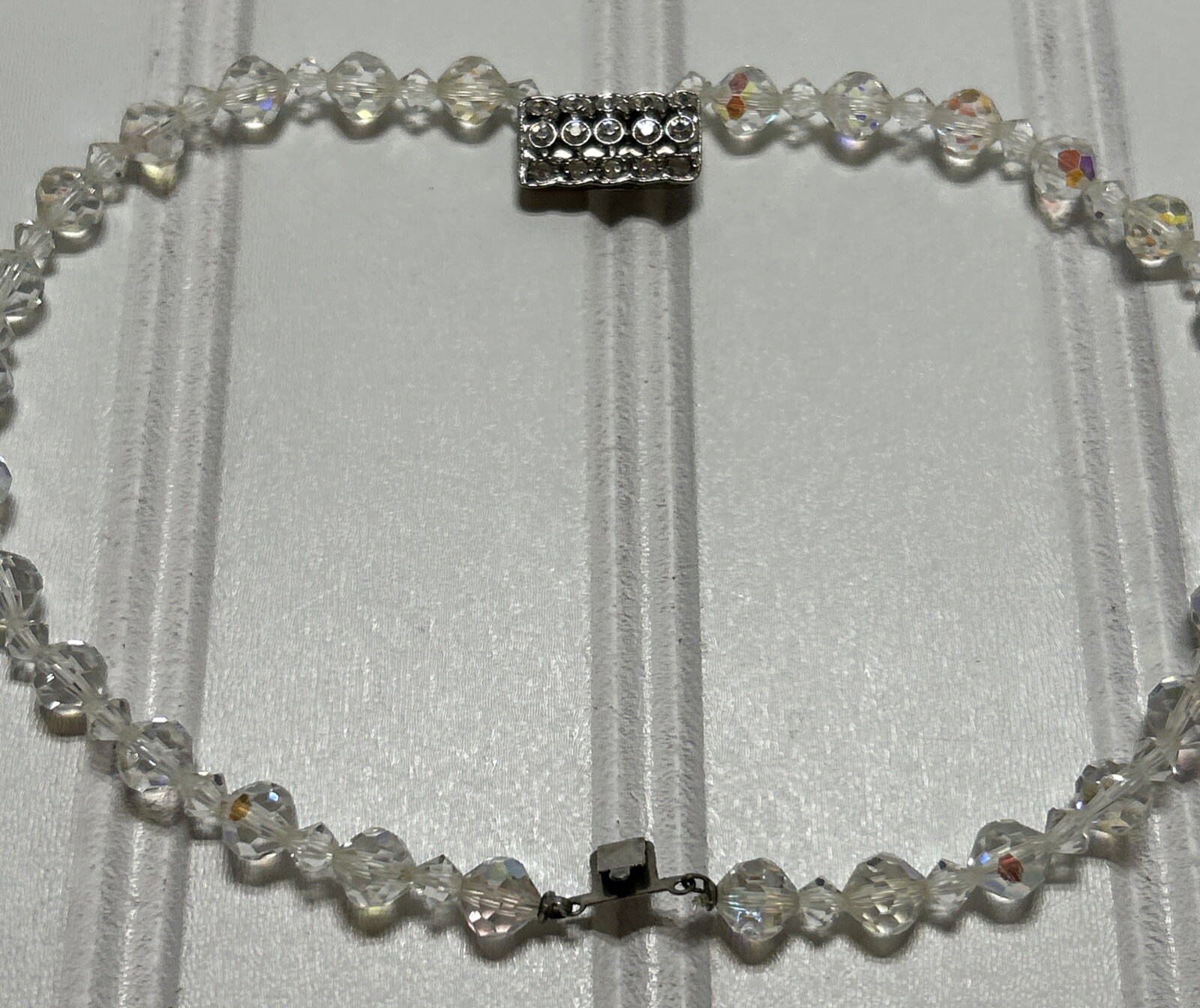 VINTAGE CLASSIC SILVER TONE AURORA BOREALIS CRYSTAL NECKLACE & BRACELET *